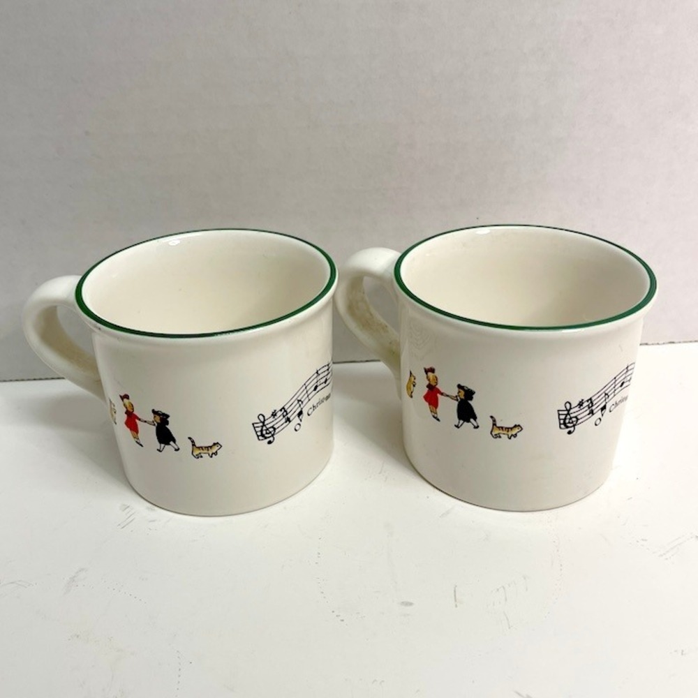 Set‎ of 2 Pfaltzgraff Vintage Children's Holiday Stoneware Mugs Made in USA